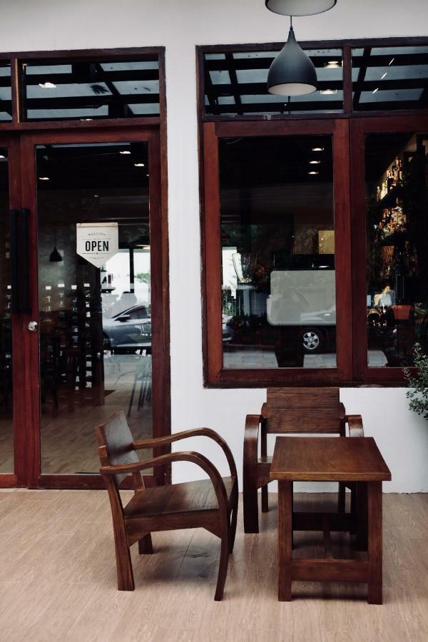 Slee Hostel Chiangmai (Adults Only) Chiang Mai Exterior foto