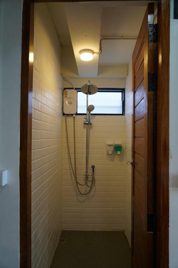 Slee Hostel Chiangmai (Adults Only) Chiang Mai Exterior foto